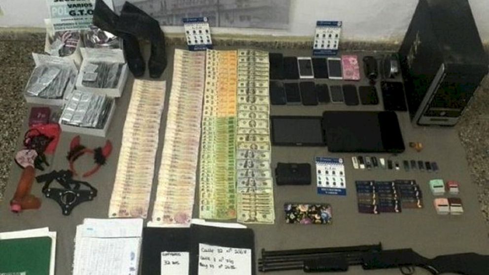 Parte de lo decomisado en medio de los allanamientos que permitieron las detenciones por trata.