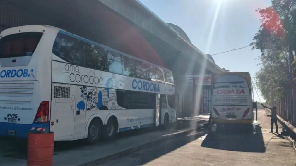 Encontraron un feto en el ba�o de un micro de larga de distancia.