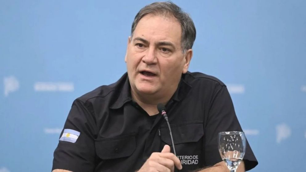 El ministro de Seguridad bonaerense reveló que el triple femicidio en Varela fue transmitido por redes sociales para un grupo cerrado (Imagen ilustrativa).