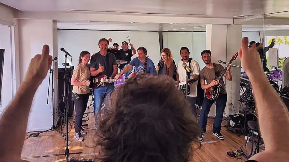 Qui�nes son los integrantes de "La Banda Presidencial", el grupo que acompa�a a Javier Milei en su show en el Movistar Arena