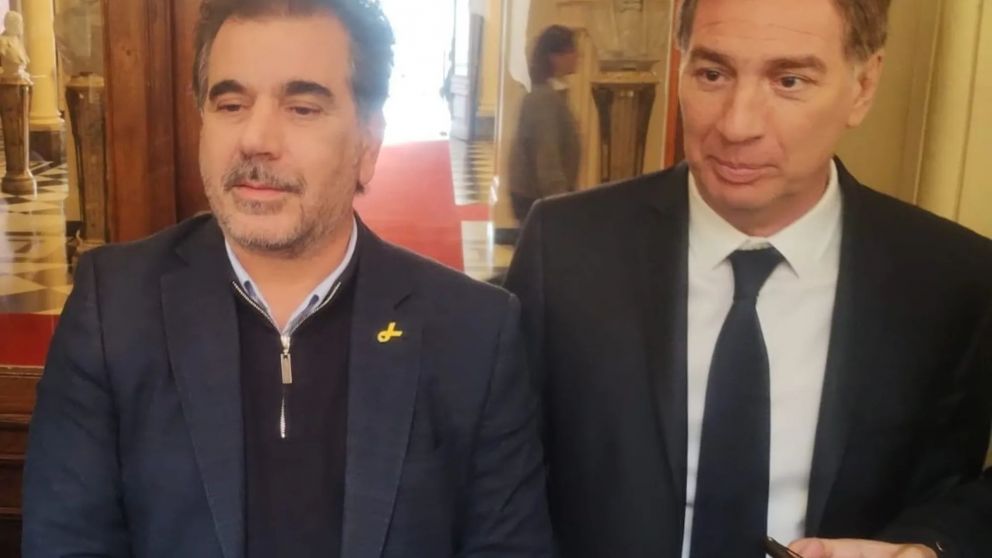 Santilli y Ritondo mantuvieron una reuni�n de campa�a de La Libertad Avanza en Rosada.