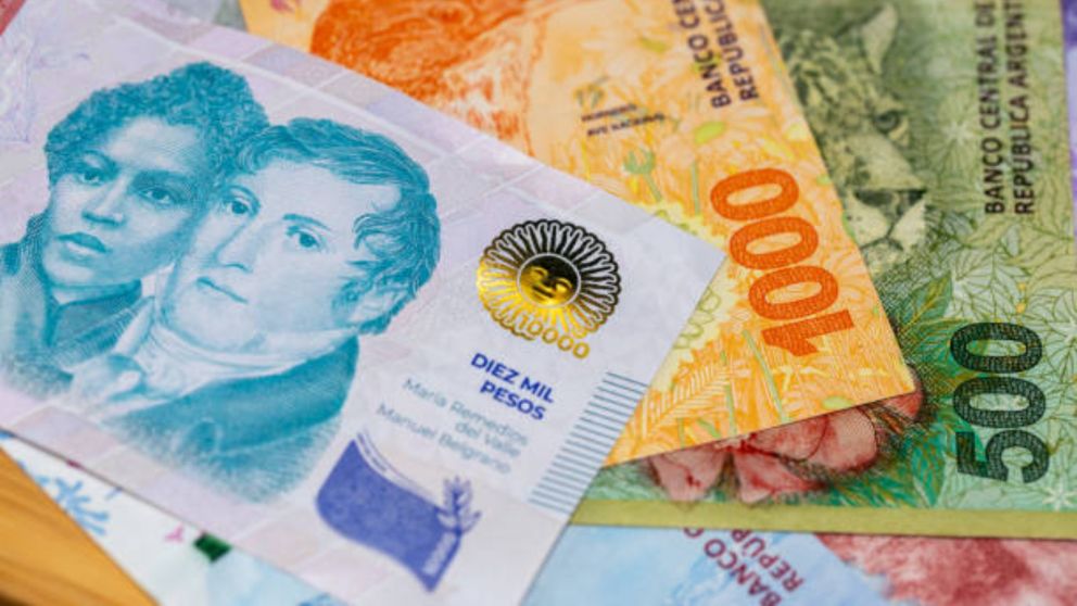 Doble bono para jubilados de la ANSES: cu�ndo y cu�nto cobran en total en abril 2025.