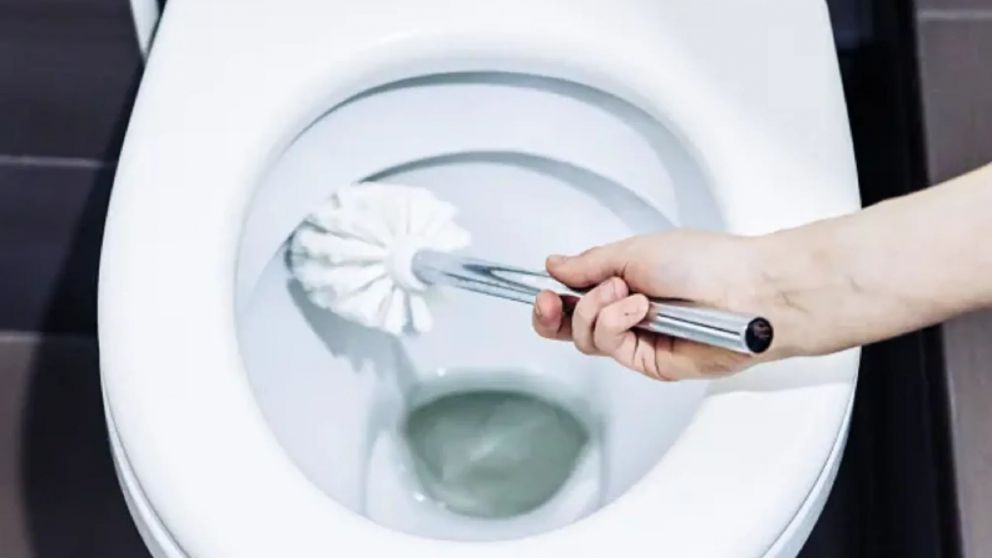 Decile adiós al sarro con este poderoso ingrediente que supera a la mezcla de vinagre y bicarbonato.