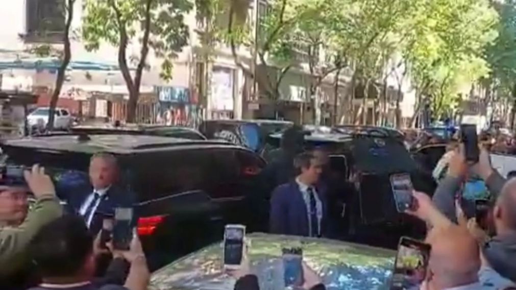El Presidente fue abucheado al salir de un edificio de Av. de Mayo y Perú.