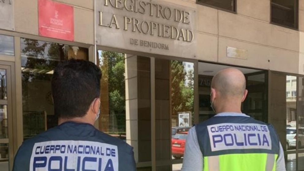 Agente inmobiliario español casó a un cliente con su suegra para estafarlo (Gentileza ABC).