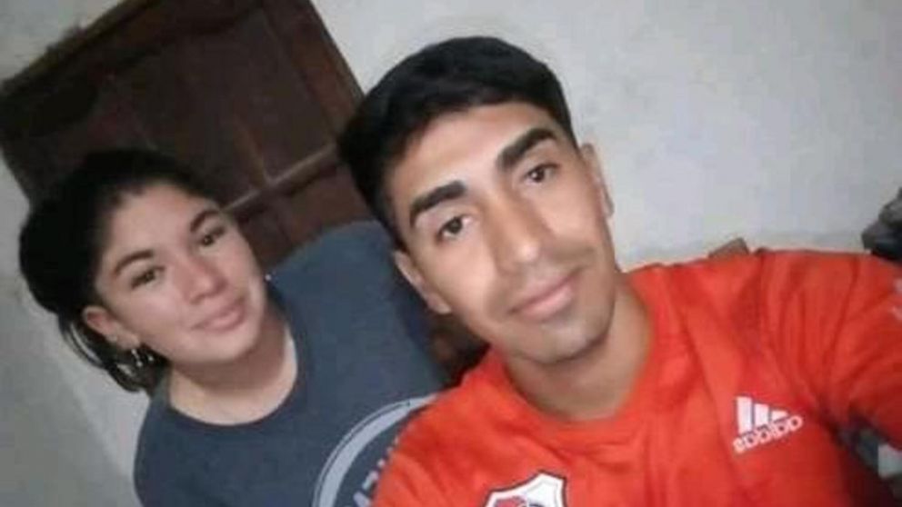 La víctima de 17 años, Luciana Sequeira, junto a su hermano José.