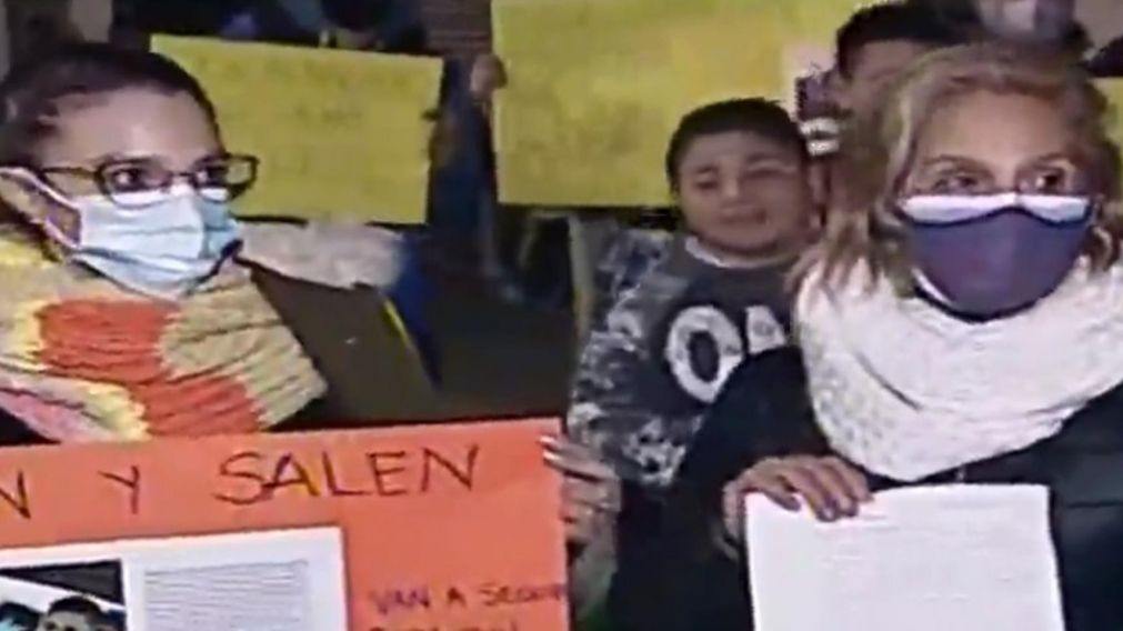 Dos carreteleros le robaron a su perra, quedó todo grabado en las cámaras de seguridad pero no se la quieren devolver.