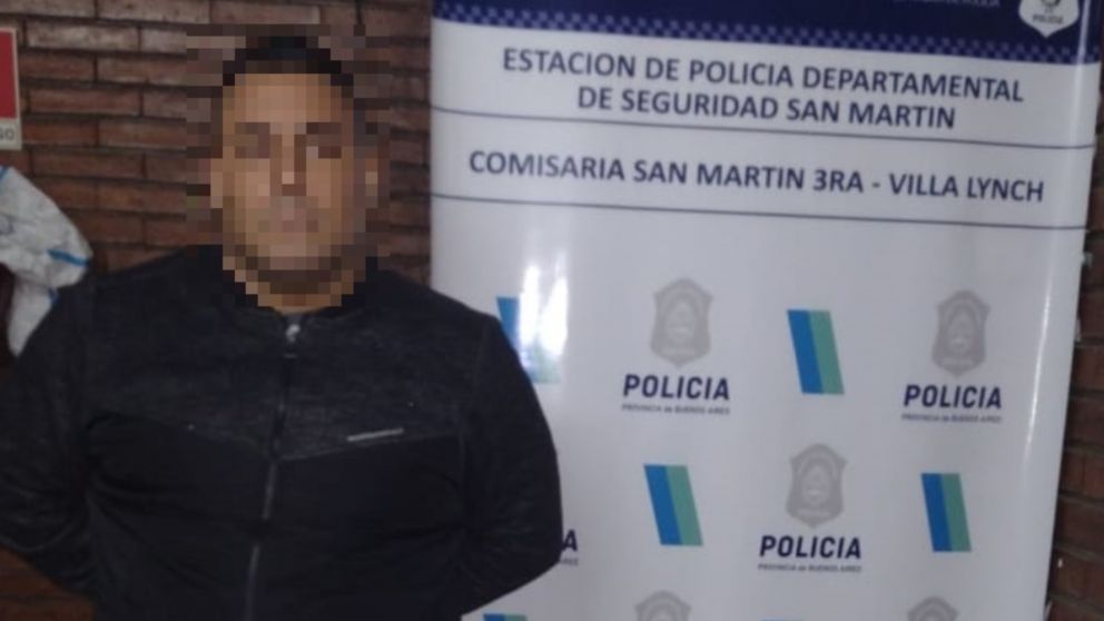 Este es el individuo que fue capturado por los efectivos policiales.