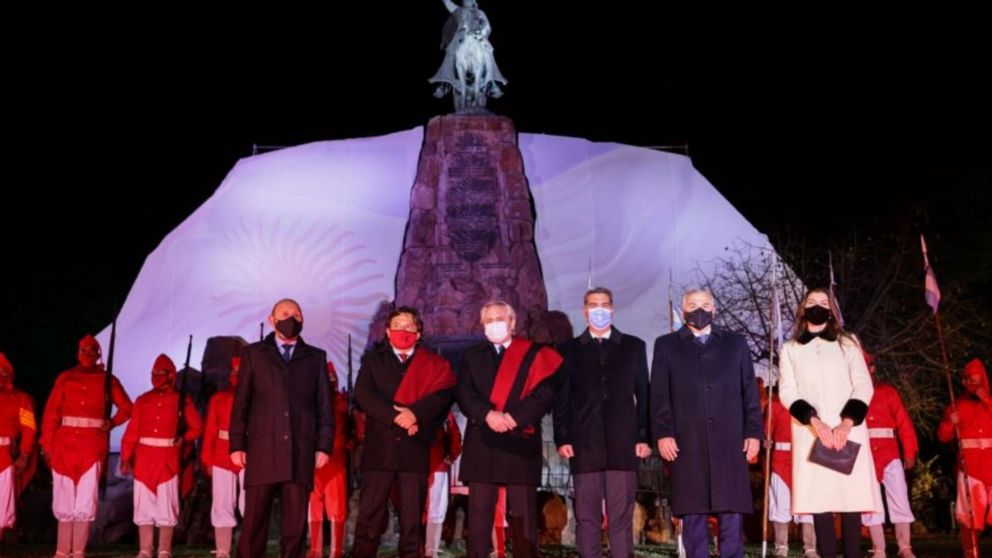 Alberto Fernández homenajeó a Martín Miguel de Guemes en Salta.