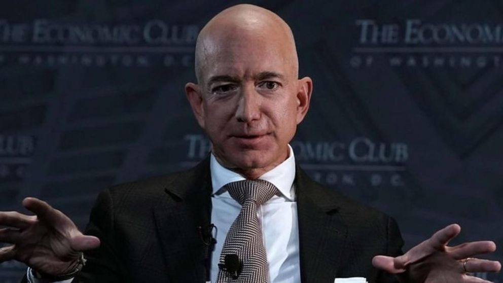 Jeff Bezos viajará al espacio junto a su hermano Mark.