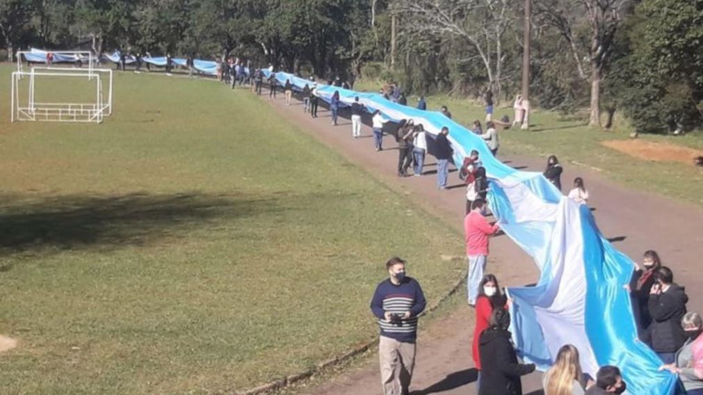 La bandera actualmente tiene una extensión de 320 metros.