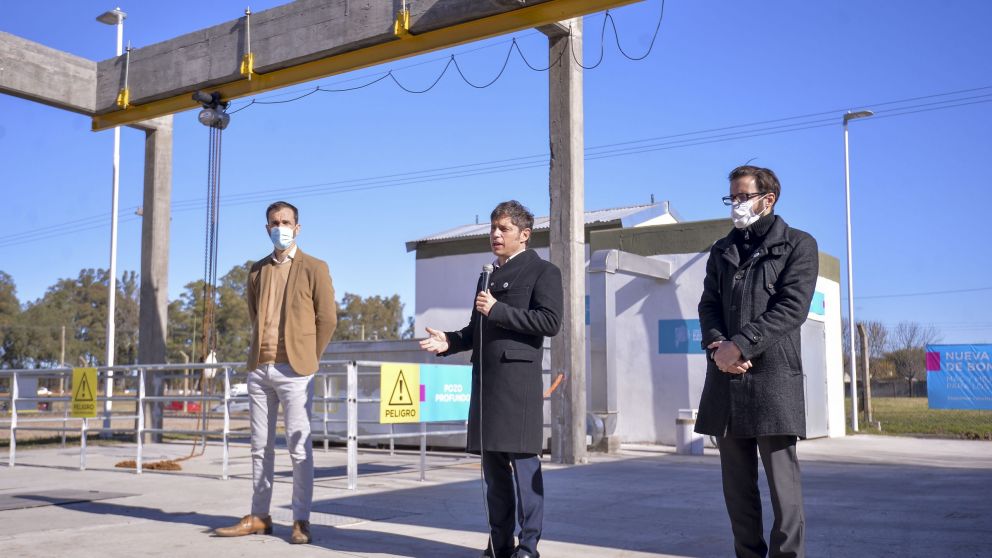 "En Junín, donde hay 93.000 habitantes, tenemos 43.000 vacunados con la primera dosis", señaló Kicillof durante el acto.