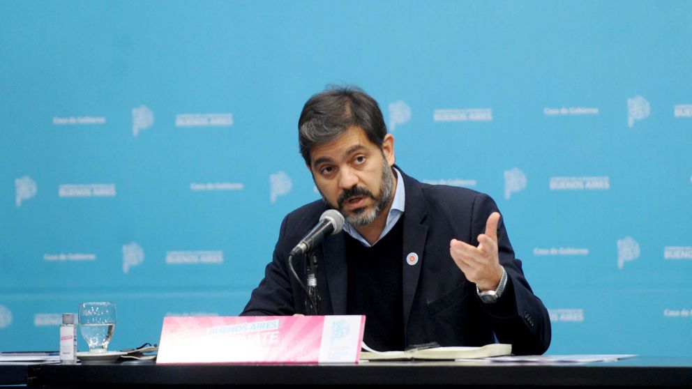 "Se redujeron los casos de coronavirus, lo que permite volver a la presencialidad", justificó Bianco. (Télam)