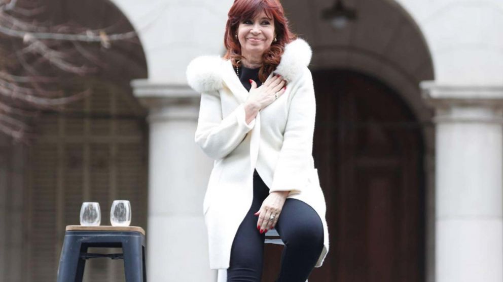 Cristina Kirchner: "Por favor, dejemos la vacuna y la pandemia afuera de la disputa política".