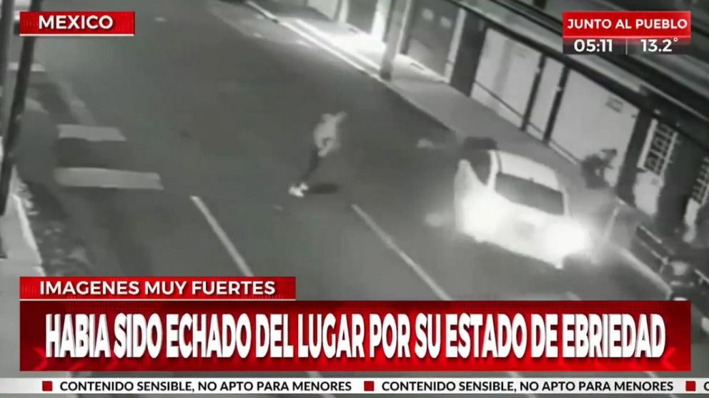 El brutal momento en que el conductor borracho atropelló a su novia y a la amiga a la salida de una fiesta en México (Crónica HD).