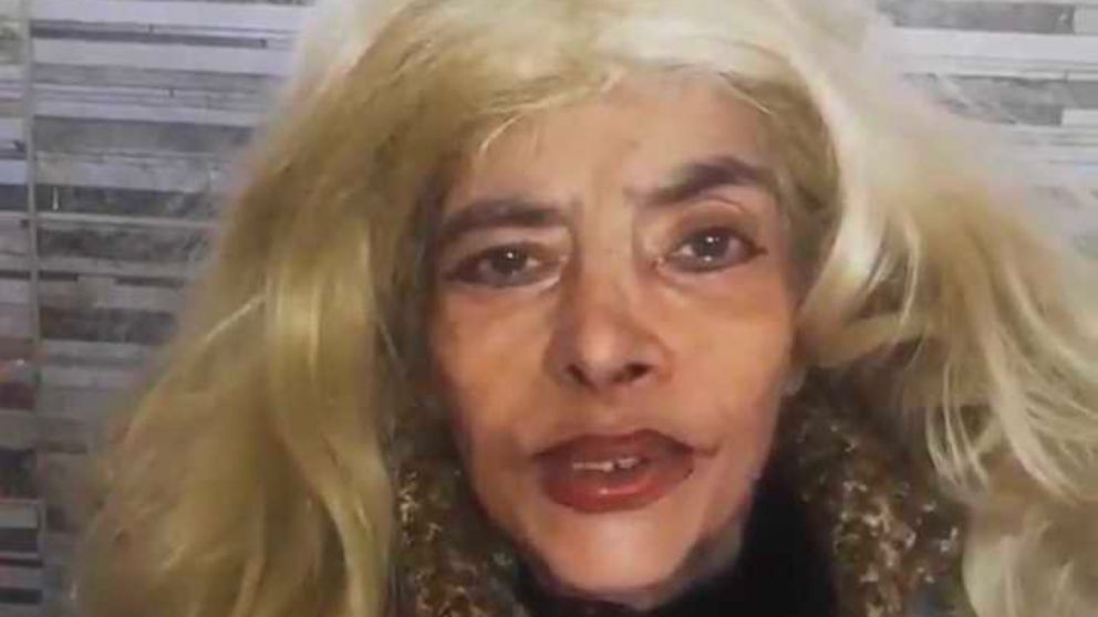 La cantante apareció en un video dónde saluda a sus fans.