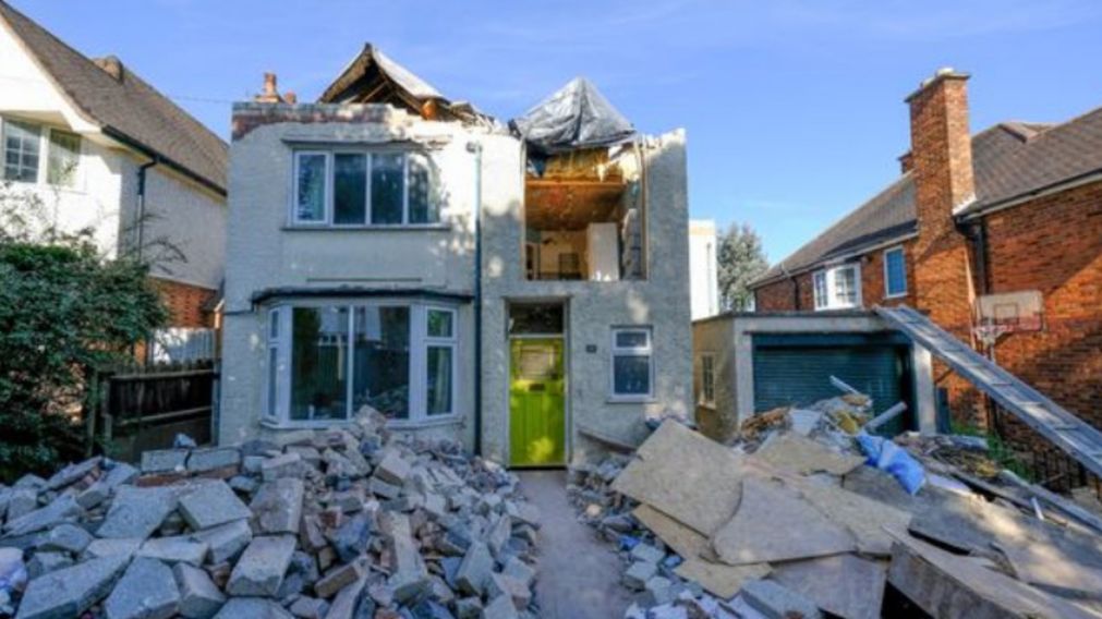 Un alba�il les destruy� la casa a sus jefes porque en vez de pagarle se fueron de vacaciones (imagen The Telegraph).