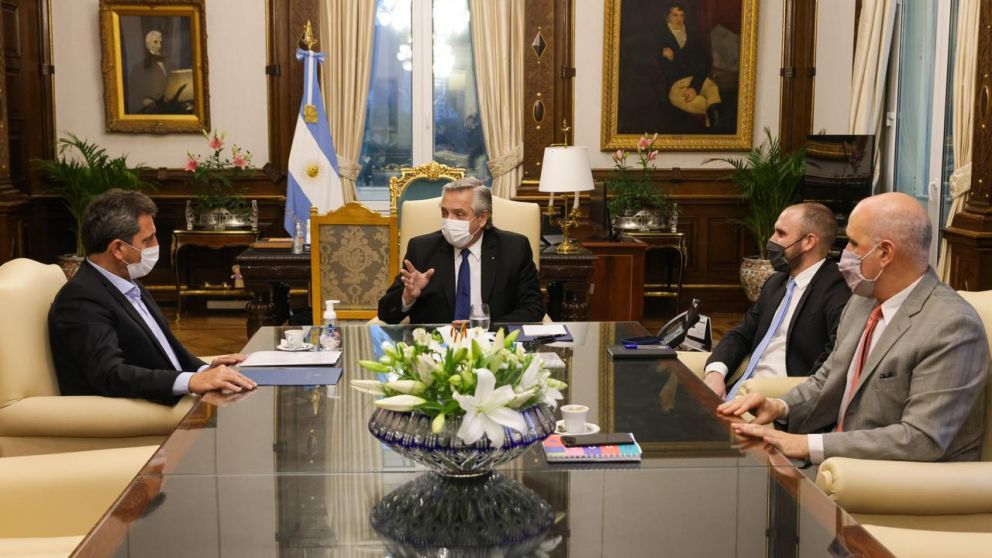 El presidente Alberto Fernández le pidió a Sergio Massa un nuevo programa de mejoras para el monotributo y de alivio fiscal.