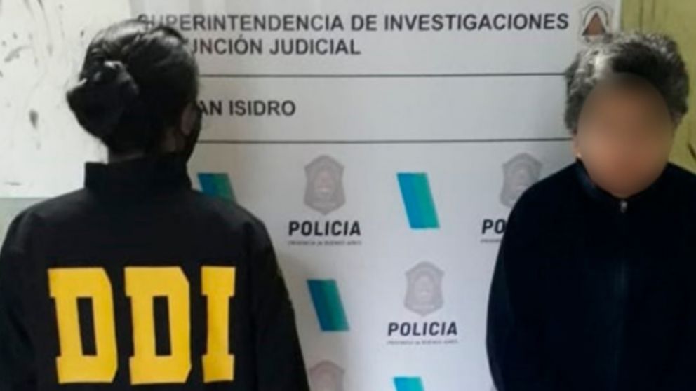 Esta es la monja que fue detenida por los investigadores policiales.
