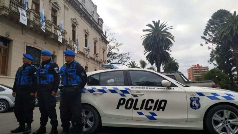 La policía detuvo al conductor