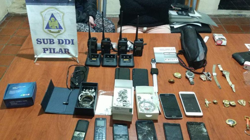 Parte de los objetos que fueron encontrados en los allanamientos.
