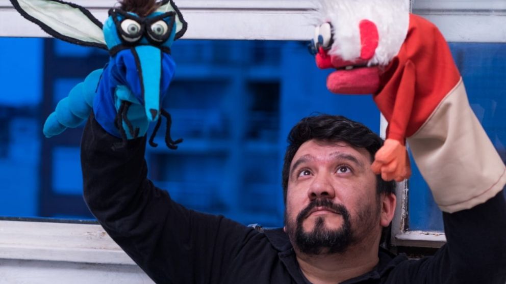 El actor y escenógrafo dirigió varios espectáculos de títeres, y continuó trabajando durante la pandemia. (Facebook: Francisco Ramirez)