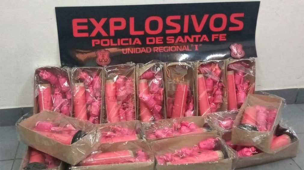 La Brigada de Explosivos logró recopilar gran cantidad de material pirotécnico.