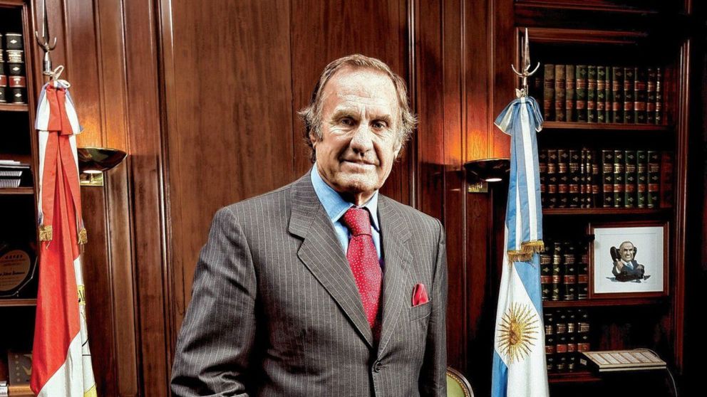 Carlos Reutemann, quien el 12 de abril cumplió 79 años, se encuentra internado desde el domingo pasado (Télam/Archivo).
