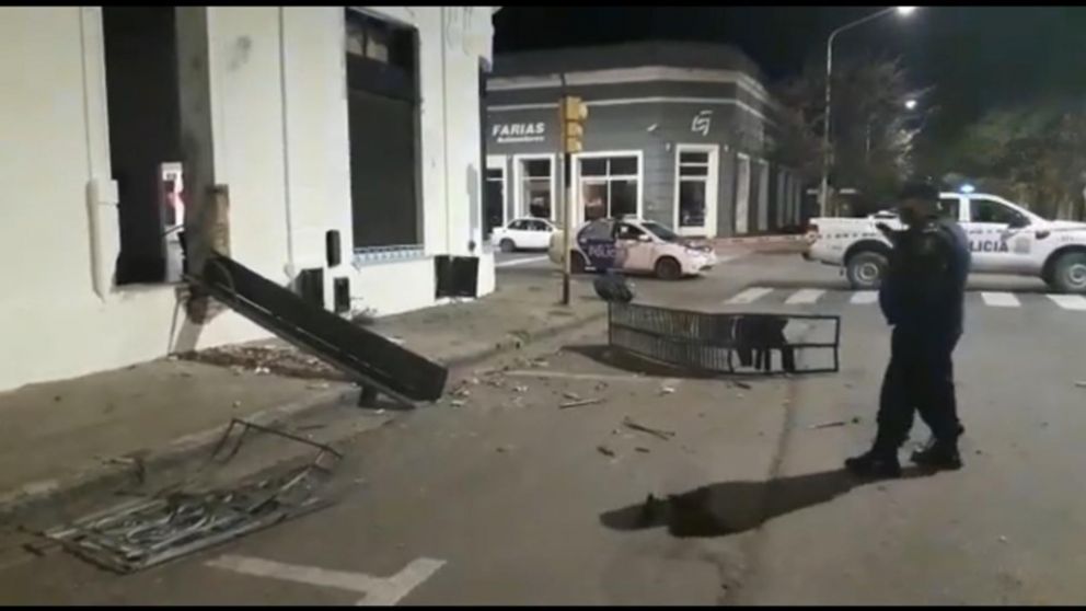 Aún se intenta identificar a los atacantes del local de La Campora en la localidad de Bahía Blanca