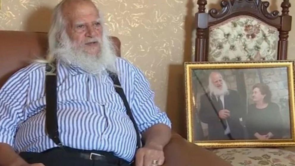 Vincenzo Agostino, el hombre de 84 que hizo una promesa de no cortarse la barba por una emotiva razón. (Fuente: EFE)