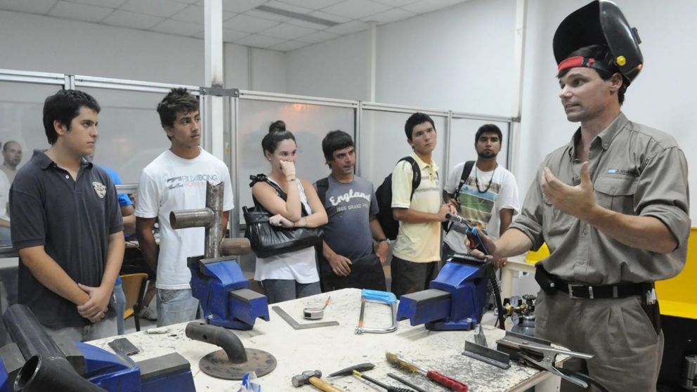 Volver al Trabajo es un programa de ayuda para j�venes y adultos (Ministerio de Capital Humano).