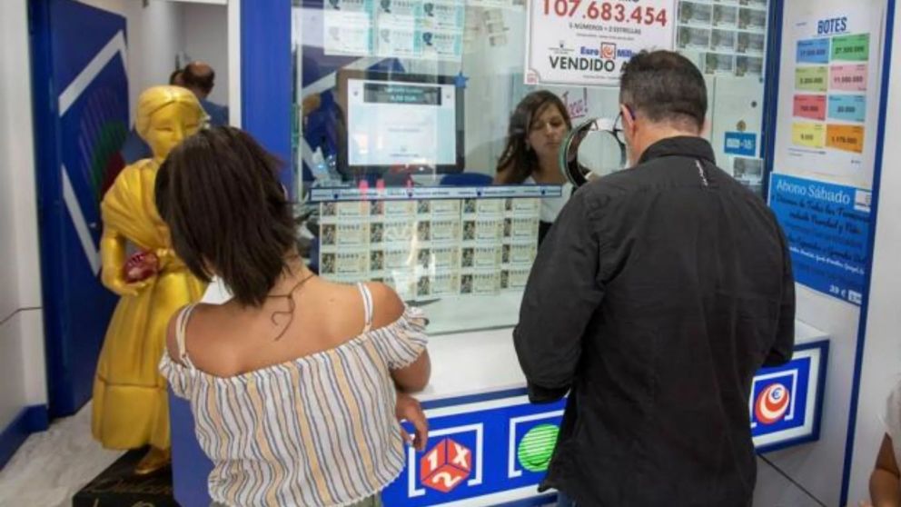 El hombre jugó a la Quiniela con números especiales para él y su esposa, y la reacción de ella llamó la atención (Imagen ilustrativa).