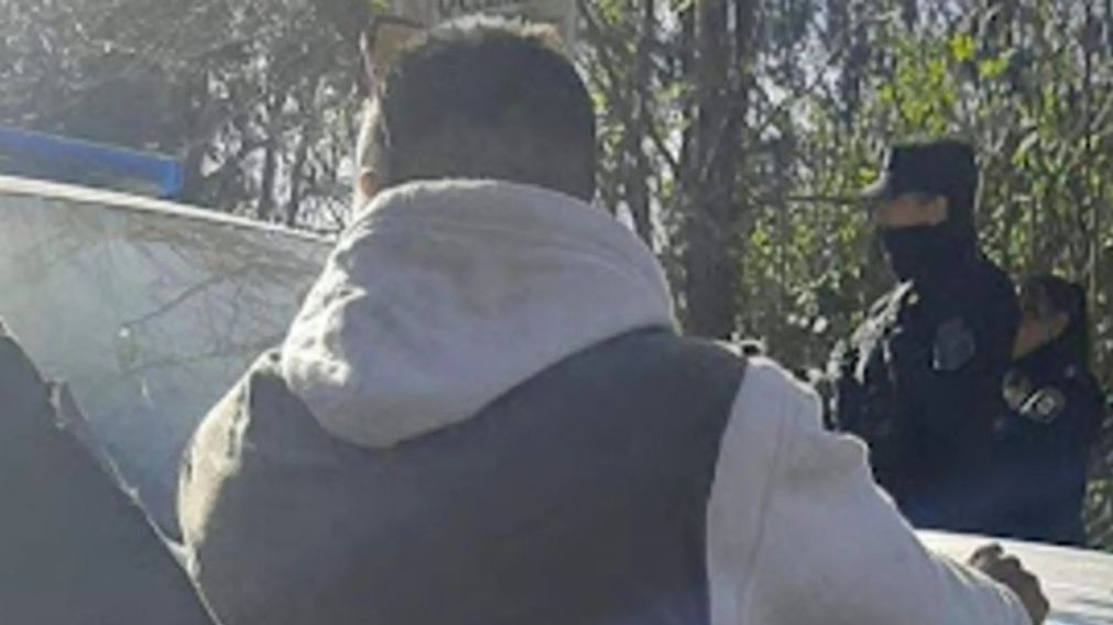 Este es el sujeto que resultó aprehendido en el operativo.