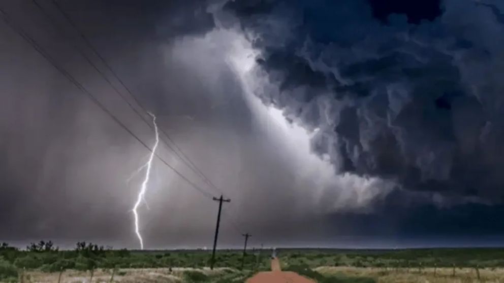 "Se cae el cielo": alerta meteorológica por tormentas severas con lluvias, actividad eléctrica y granizo, ¿en qué provincias?