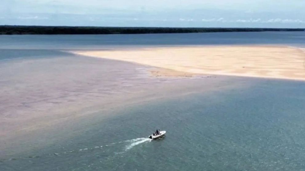 Arenas suaves, aguas cristalinas y un entorno natural que invita a relajarse: el lugar ideal para disfrutar del verano en familia.