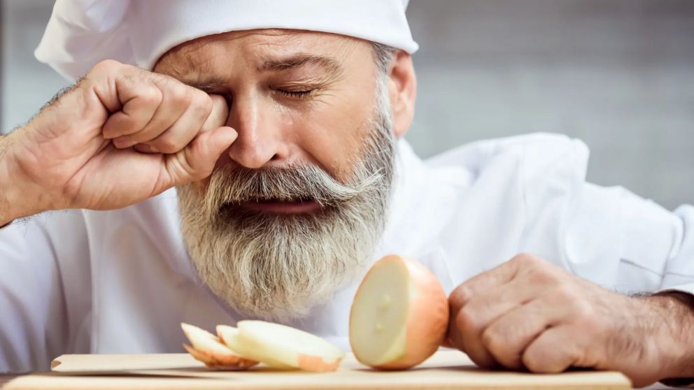 Cuál es el truco científico definitivo para cortar cebolla sin llorar