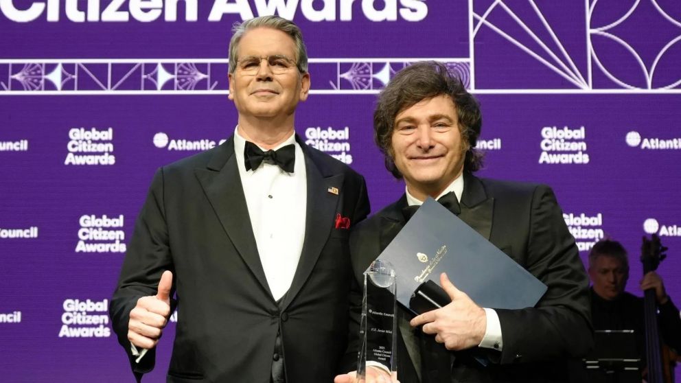 Javier Milei junto a Scott Bessent (Archivo).