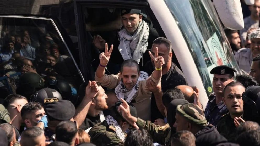 Israel liberó unos 2.000 prisioneros palestinos en el marco del acuerdo de paz con Hamas (gentileza AP).