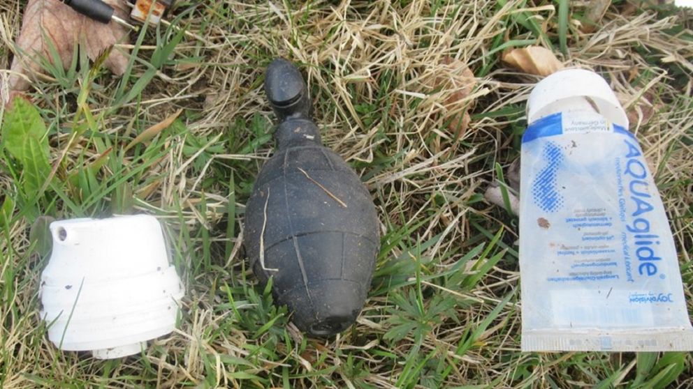 Lo que parecía ser una granada de la época de la Segunda Guerra Mundial terminó siendo un particular juguete sexual.