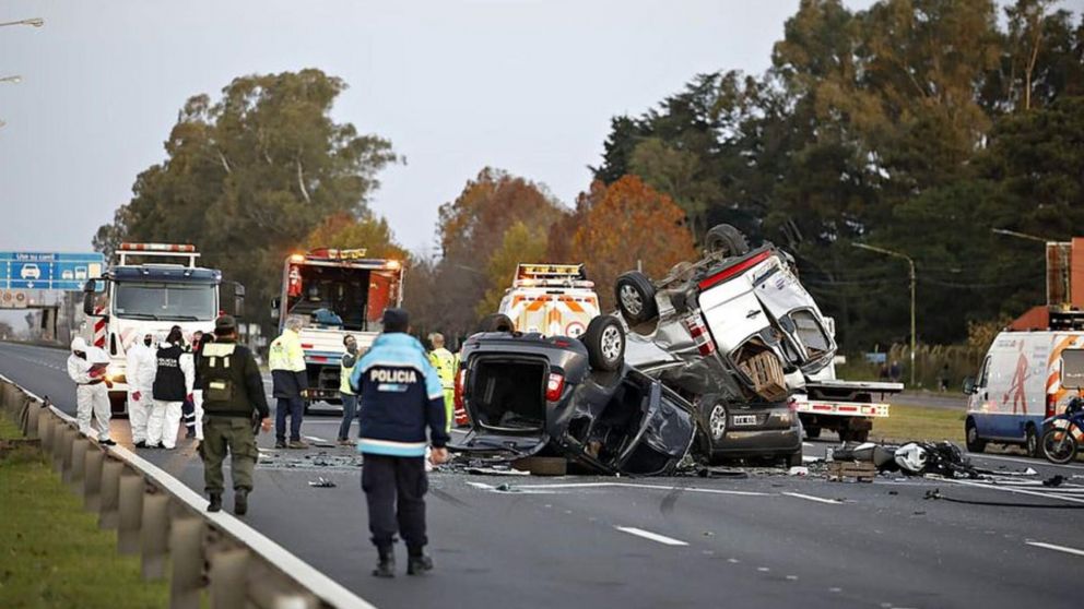 El choque múltiple fatal en Campana tuvo como saldo un muerto y nueve heridos.