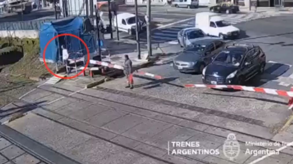 Los reflejos del chofer de tren impidieron el suicidio de un adolescente (Captura de Pantalla).
