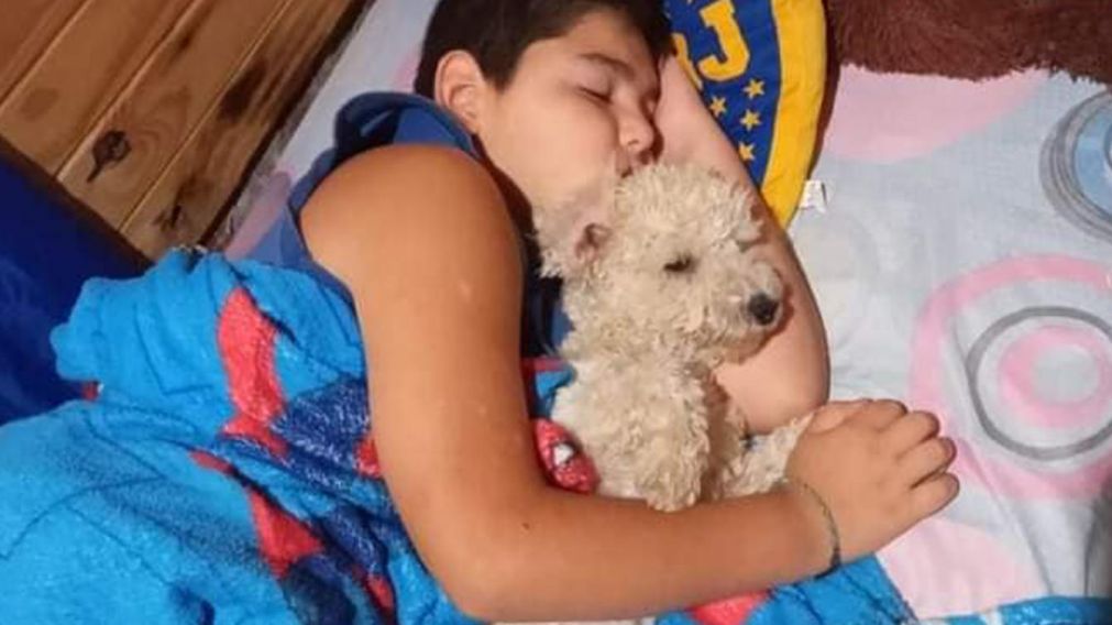 Kevin, junto a su mejor amigo Pulga, que est� desaparecido en Del Viso.