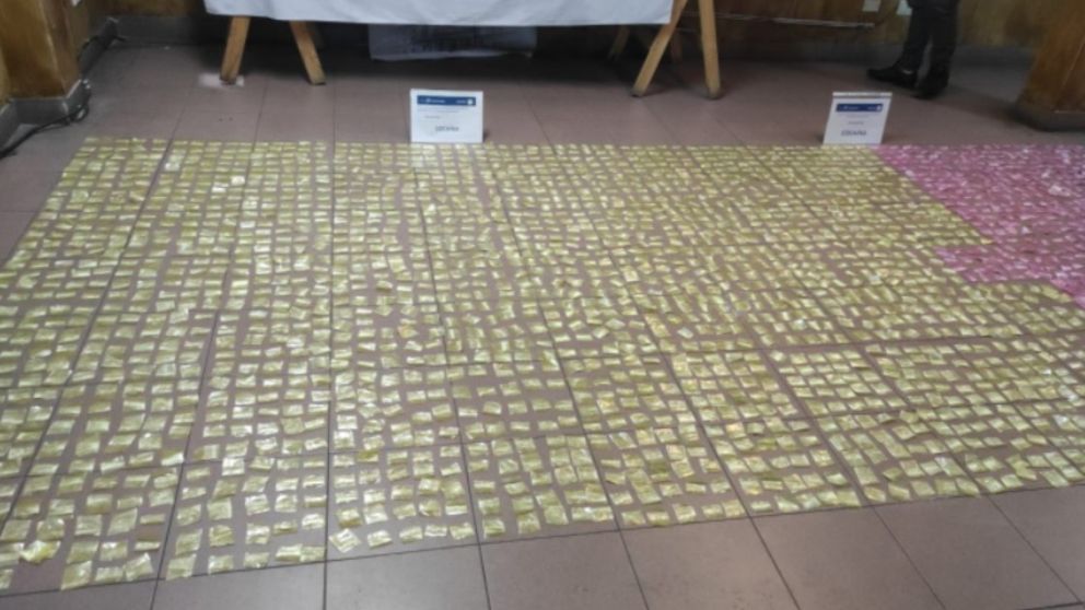 Parte de las sustancias ilegales que fueron secuestradas.