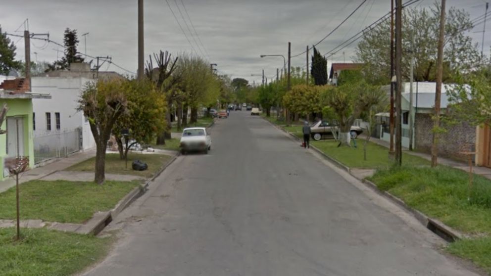 Julián Ojeda fue asesinado a golpes en este vecindario de Los Hornos.