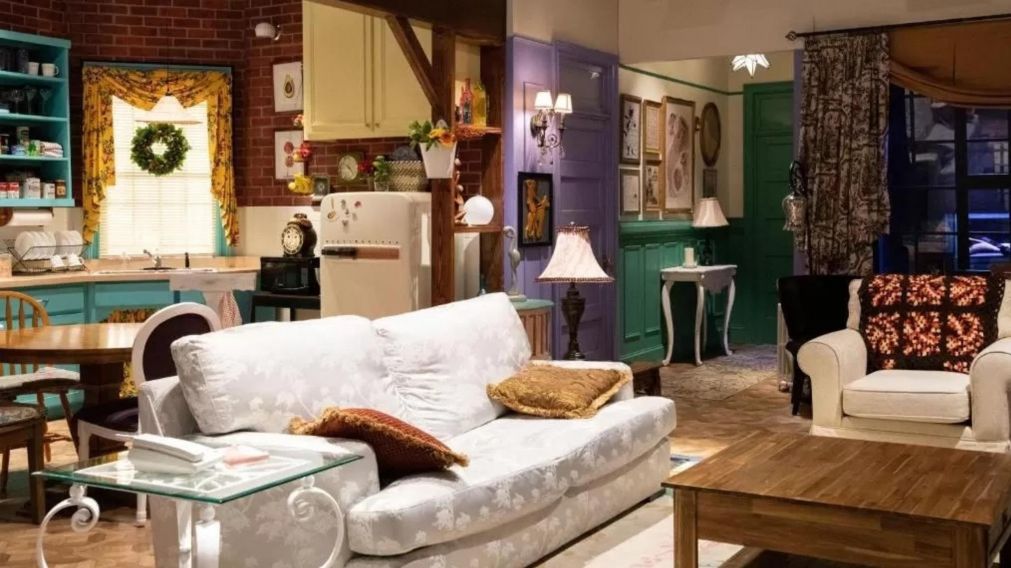Dieron la oportunidad de dormir por dos noches en el departamento de Monica y Rachel.