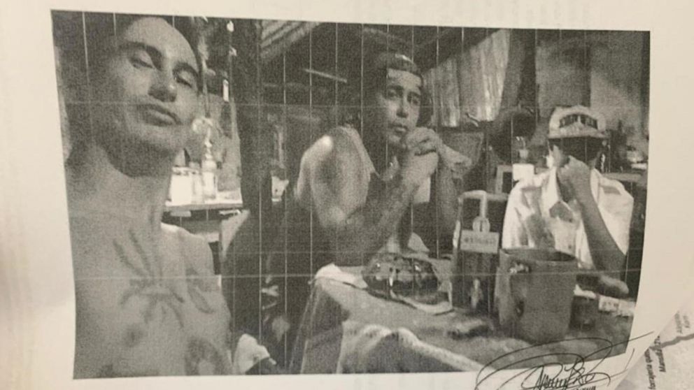 La última foto de Tehuel, junto a los acusados, el día de su desaparición. De izquierda a derecha: Luis Alberto Ramos, Alfredo Montes y Tehuel.