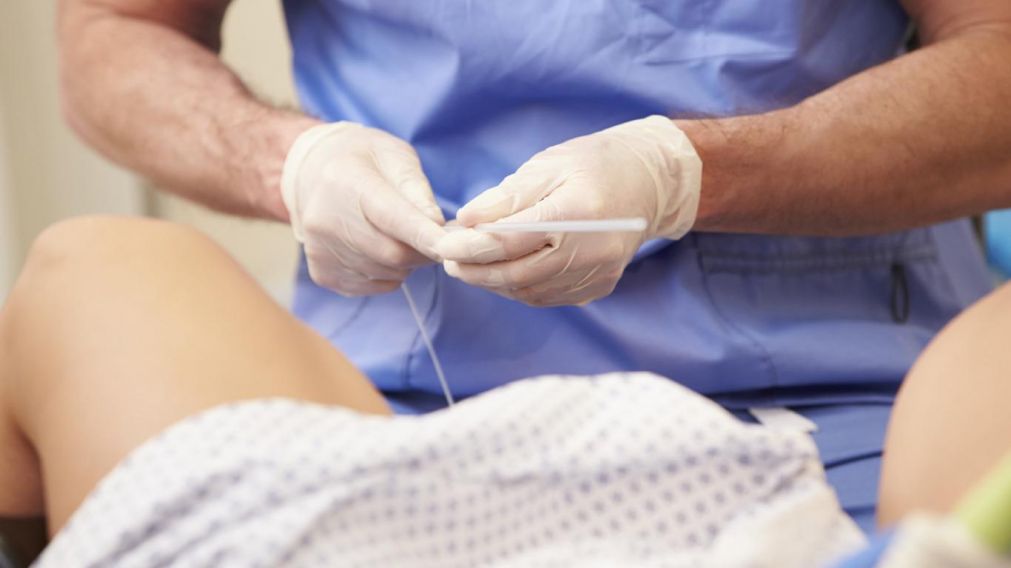 La inseminaci�n artificial es una de las t�cnicas de reproducci�n asistida que puede realizarse con semen de la pareja de la mujer o de un donante.