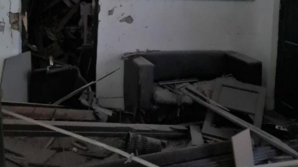 Así quedó el espacio la sede del Frente de Todos de Bahía Blanca tras el ataque con explosivos.