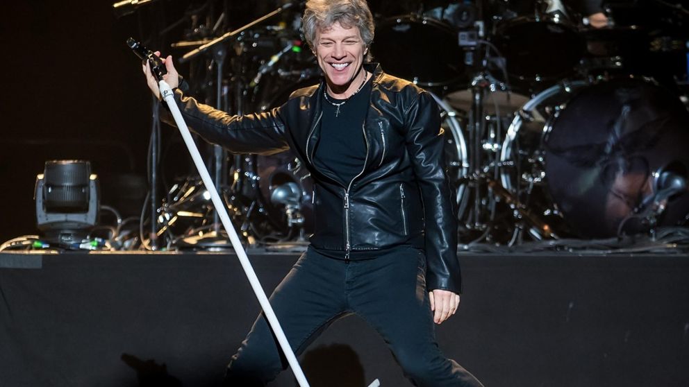 Bon Jovi durante uno de sus espectáculos.