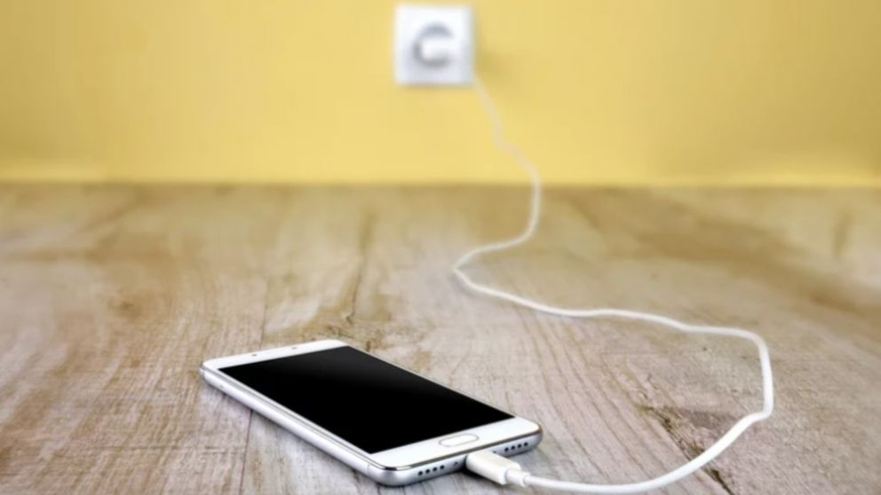 La fatal pelea comenzó por el presunto robo de un teléfono celular (imagen ilustrativa).